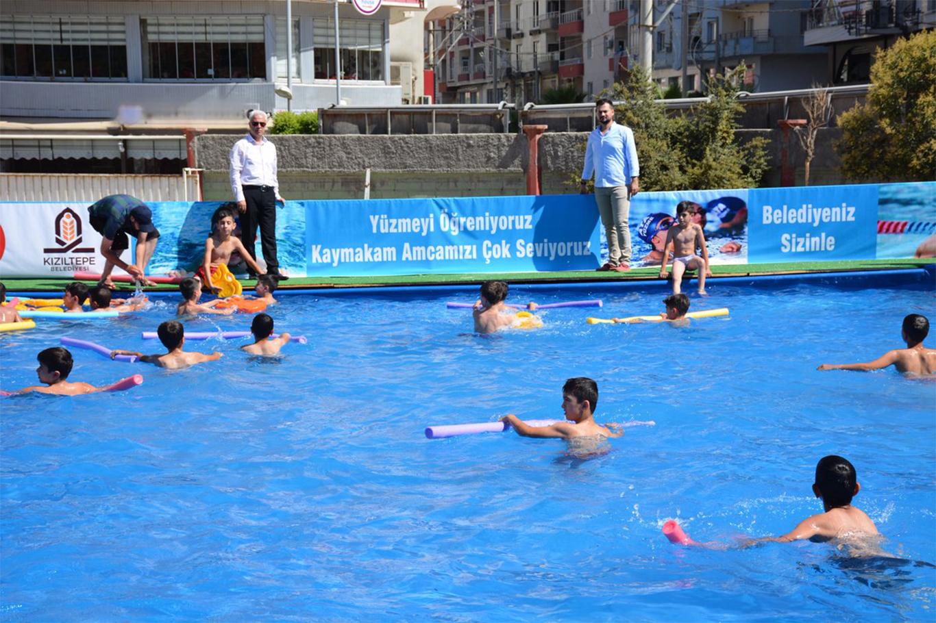 Kızıltepe'de çocuklar için yüzme kursu açıldı